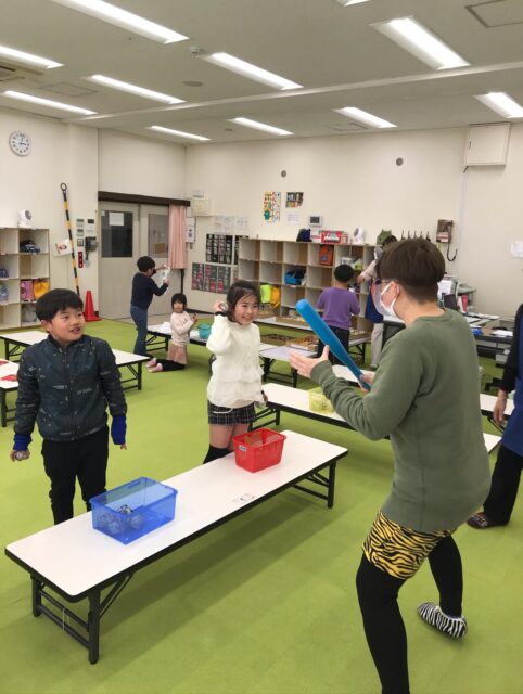 こんにちは😃
ふじかわ第一児童クラブです🤗

今日は節分
各学年に分かれて鬼退治👹

その後は豆まきに変わりお菓子選び🍫
をしました。

  #コドモノプラス
  #ふじかわ第一児童クラブ